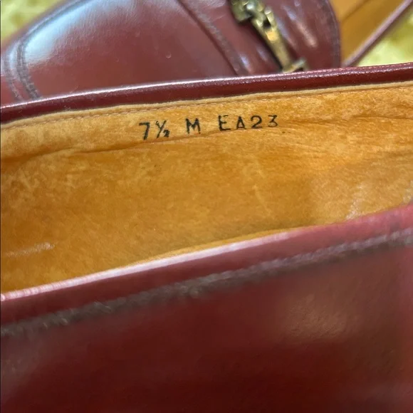 Vintage Etienne Aigner Burgundy Leather Pumps - Picture 4 of 7